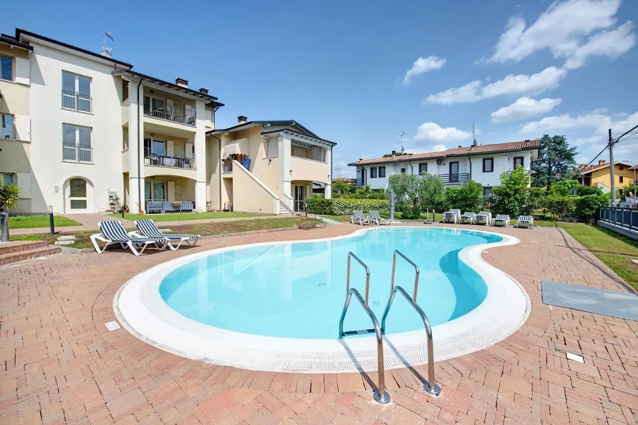 Katy Lake Salvia Desenzano del Garda Italien